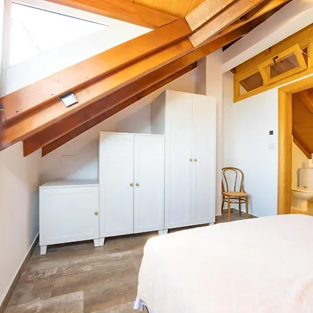 Stone House Kurtic Stara בית נופש *