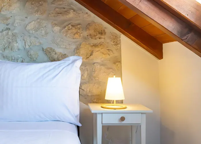 Stone House Kurtic Stara Podgora (Split-Dalmatia)