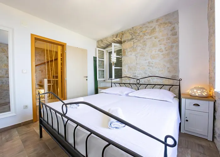 Ferienhaus Stone House Kurtic Stara